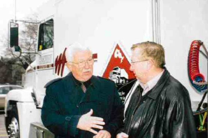 SELF-RULE: Gary Stewart tells Wayne Campbell how his resolution will allow for training reform.(Photo by John Curran)