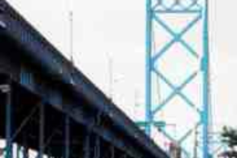 INSTANT INFO: Trucknews.com is now your source for up-to-the-minute information on border wait times.