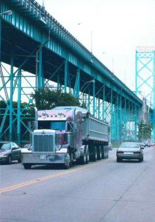 GOOD TO GO: Rumors that landed-immigrant drivers would need visas to cross the Windsor-Detroit border by Feb. 1 had some carriers worried about their fleets grinding to a halt.