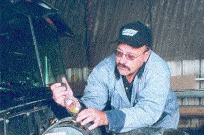 ENDANGERED SPECIES: Training programs for truck technicians lack students. Industry players are puzzling over how to attract more applicants.