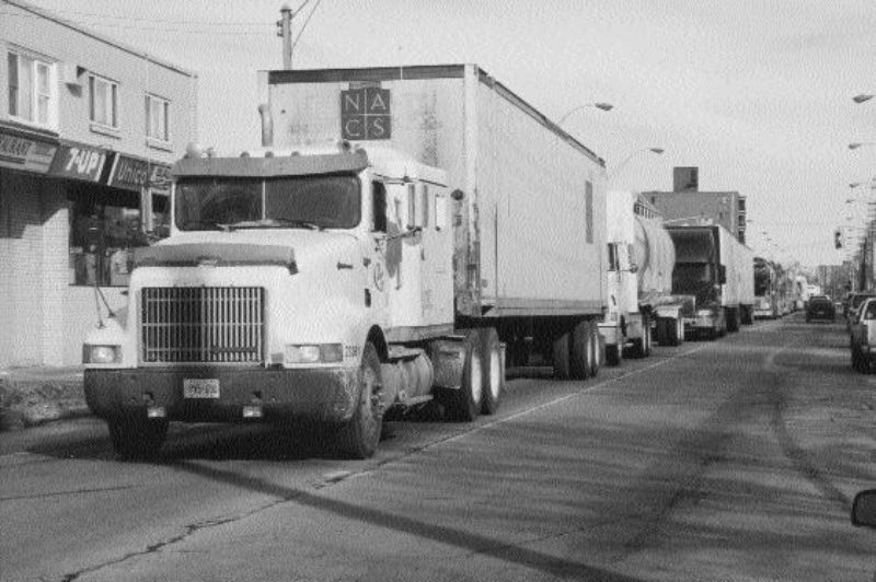 RAISING HOPES: Canadian carriers are considering a mileage rate increase due to new HOS and increased border waits. Photo by Ingrid Phaneuf