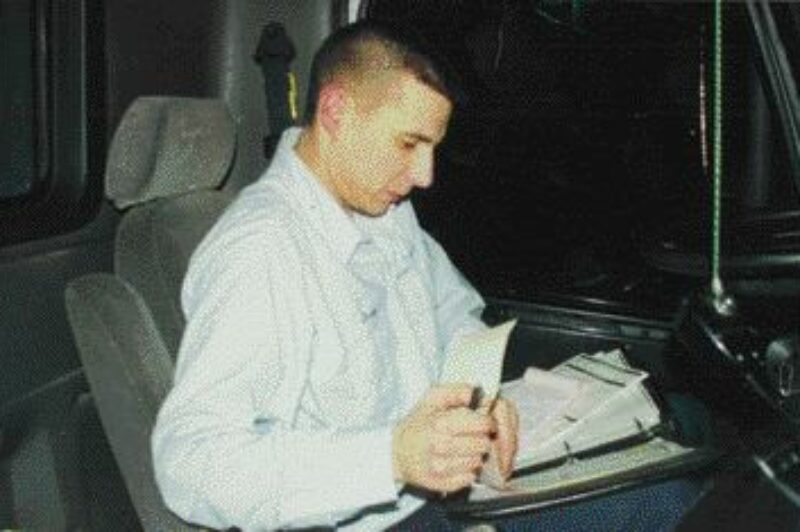 NO EXCEPTIONS: Maintenance mechanics operating service trucks over 5,000 kg must file logbooks while on-duty according to the new HoS rules.