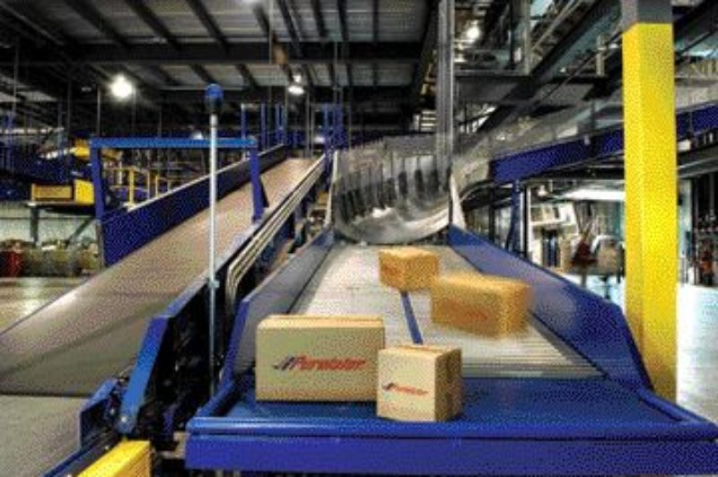 STATE OF THE ART: Purolator's new Quebec hub features high-tech sortation equipment that can process 24,000 packages per hour.