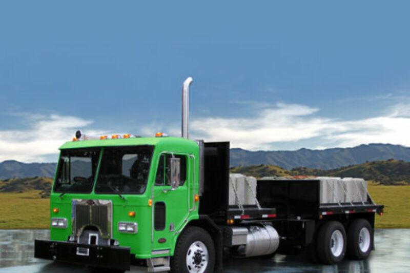 Peterbilt's new hybrid Model 320 Hydraulic Launch Assist vehicle.