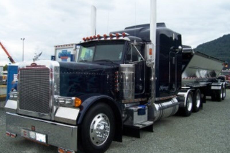 Chicky Drouillard, of Drouillard Trucking, was the top winner for his blue 1987 Peterbilt 379 EXH.