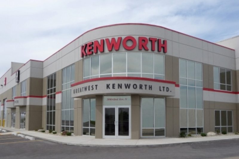 Kenworth's new 21,000 sq.-ft. full-service facility features 10 service bays and a five-tonne crane on four acres of land.
