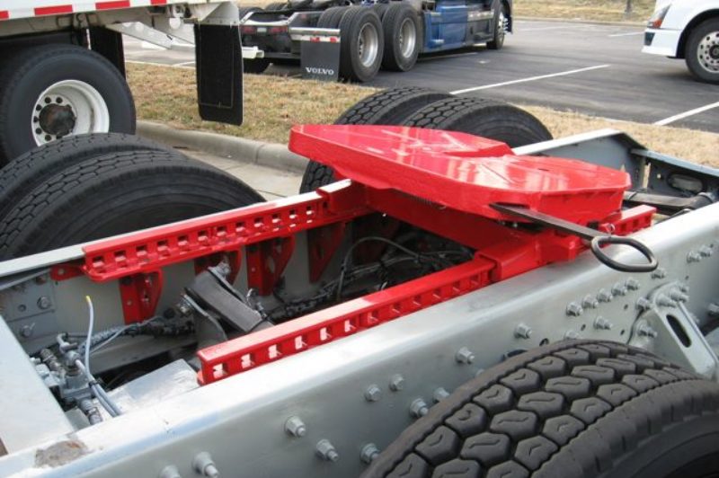 The Fontaine fifth wheel is integrated into the truck frame, saving about 100 lbs, Volvo says.