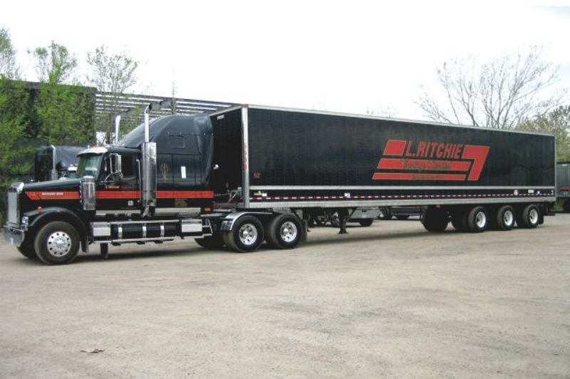 L. Ritchie Cartage runs a polished fleet of classic-styled Western Stars.