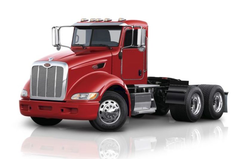 A Pete Model 386 in lightweight trim.