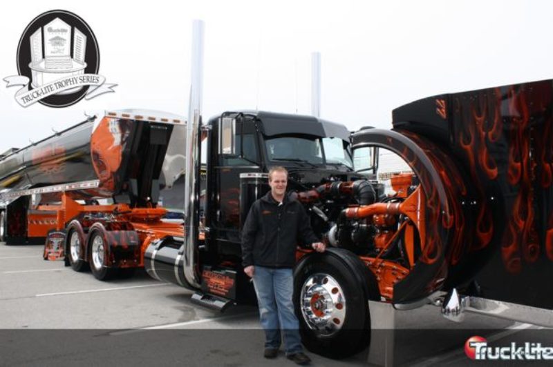 Jonathan Eilen's winning Peterbilt Model 389.