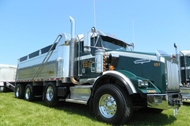 Drain Bros. won Best Fleet and Best Light Show - Fleet at the Stirling Truck Show. The Lions Choice award was a 1988 Peterbilt belonging to Henri Roy.
