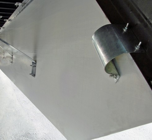 Utility Trailer has changed the design of its USS-120A side skirt to include a new Utility-designed "spring" attachment added to the front of the side skirts.