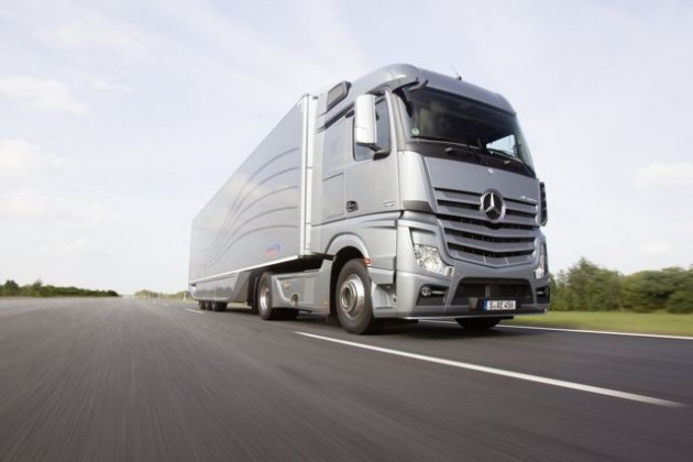 Daimler's new Aerodynamics Truck and Trailer.