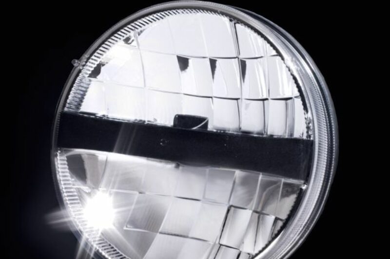 Peterson Manufacturing has come out with a 7-inch LED headlamp.