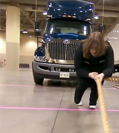Lia Grimanis pulls 17,000 lbs and sets a new Guinness record.