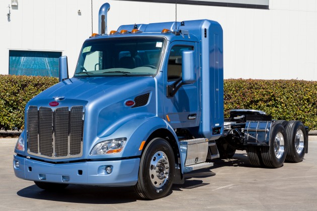 Peterbilt579CNG alternate text for this image