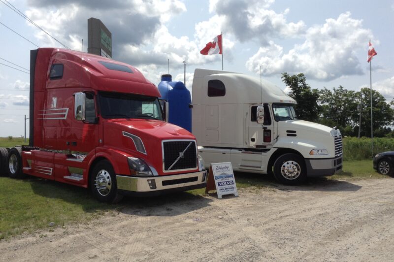 Economic Trucking Trends: Class 8 orders remain strong, dry van rates lead spot market gains article image