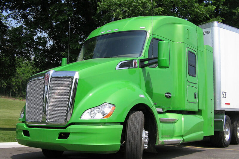 Kenworth producing natural gas-powered T680 article image