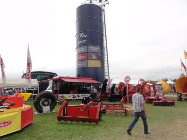 DSC02518 alternate text for this image