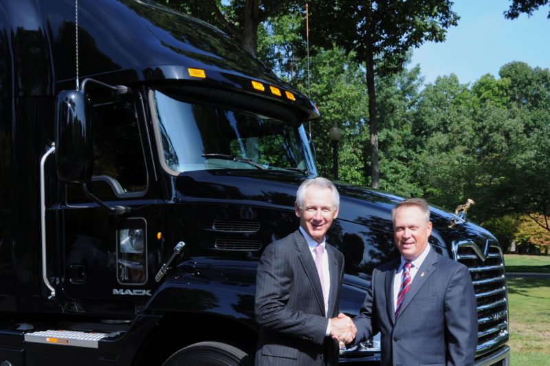 Mack Trucks renews sponsorship with ATA's Share the Road program article image