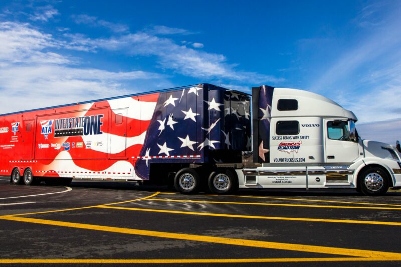 Volvo Trucks dedicates 2015 Volvo VNL 780 to America's Road Team article image