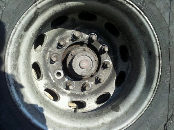 Loose fasteners on DG load alternate text for this image