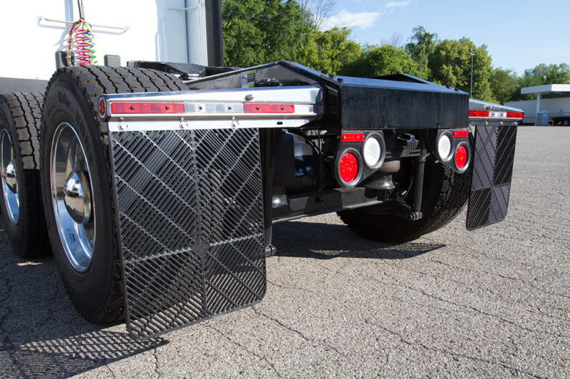 Fleet Engineers unveils new mud flaps for wide-base tires article image