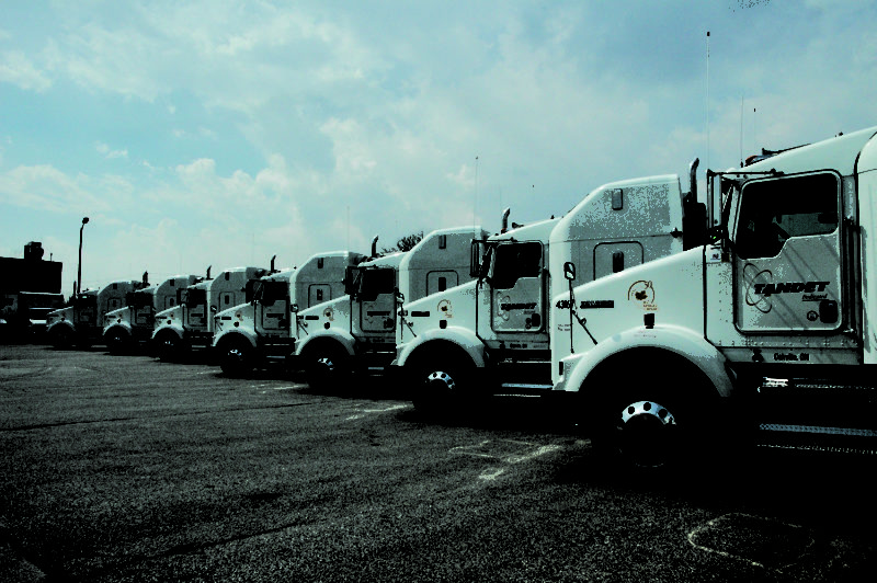 Tandet trucks