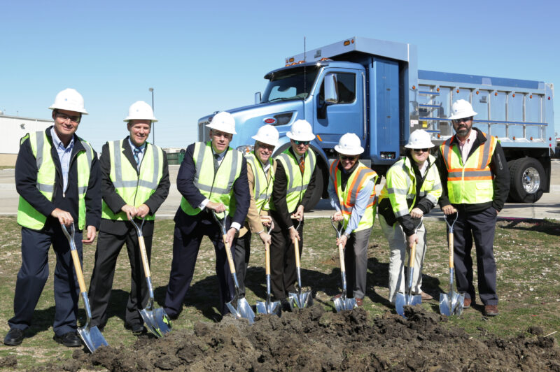 Peterbilt expanding Denton truck plant article image