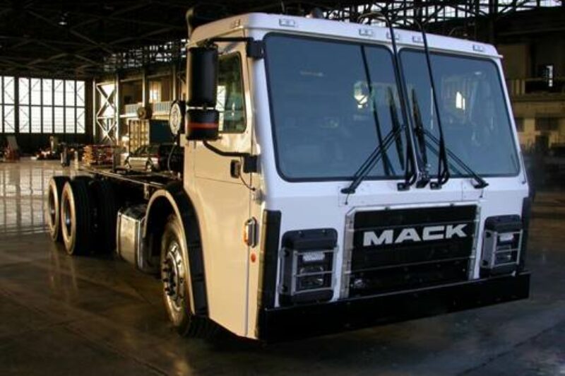 Mack Trucks to evaluate Wrightspeed Route powertrain in LR model article image
