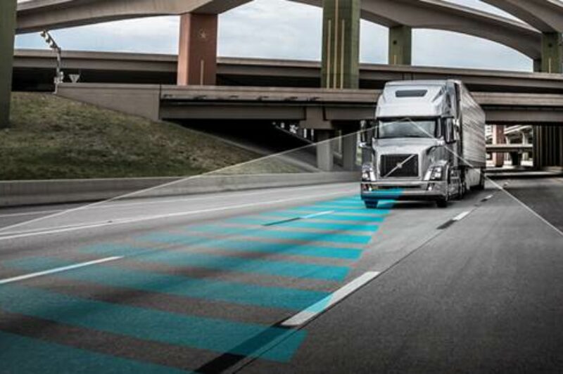 Volvo introduces new collision mitigation system article image