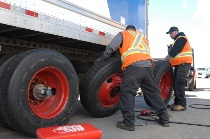 Laying rubber article image