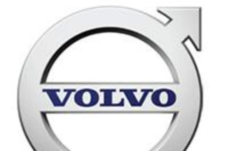 Volvo expands on OTA engine programming article image