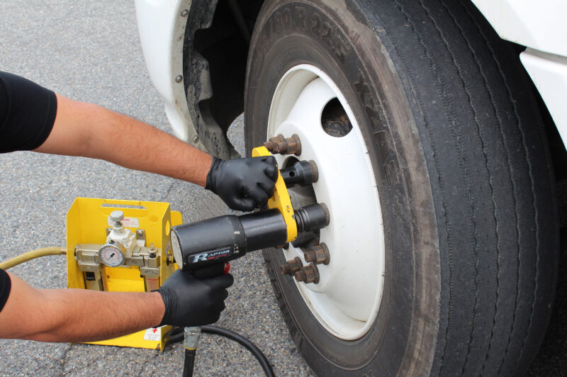 Raptor wrench devours toughest bolting applications article image