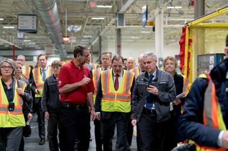 Swedish P.M. visits Hagerstown plant article image