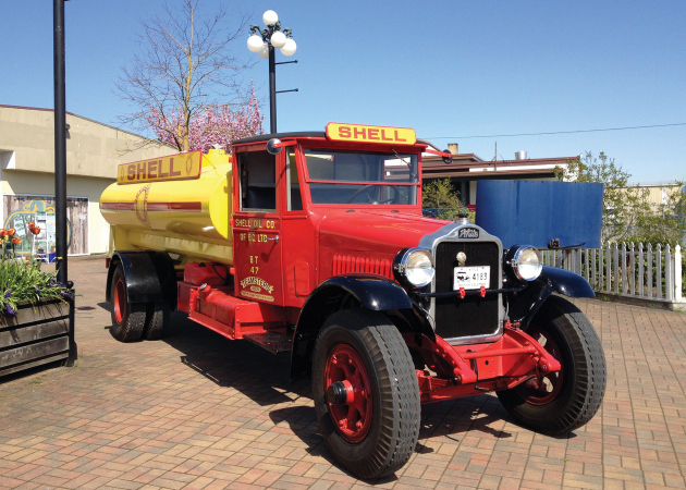 VintageTruckFront alternate text for this image