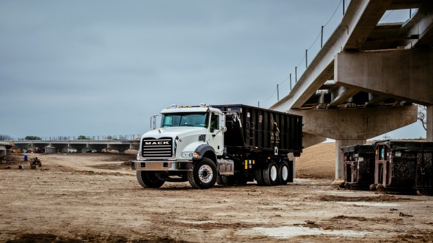 180503 – Mack Granite Roll Off alternate text for this image