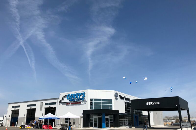 Gerry's Truck Centre hosts open house for new Woodstock location article image