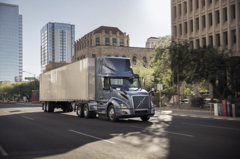 Volvo brings natural gas to the VNL 300 daycab article image
