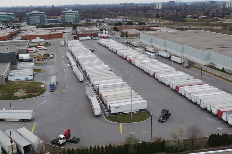 Feds pushing postal workers back to work article image