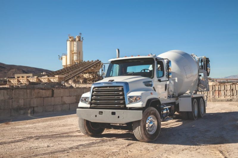 Freightliner 114SD gets Cummins X12 article image