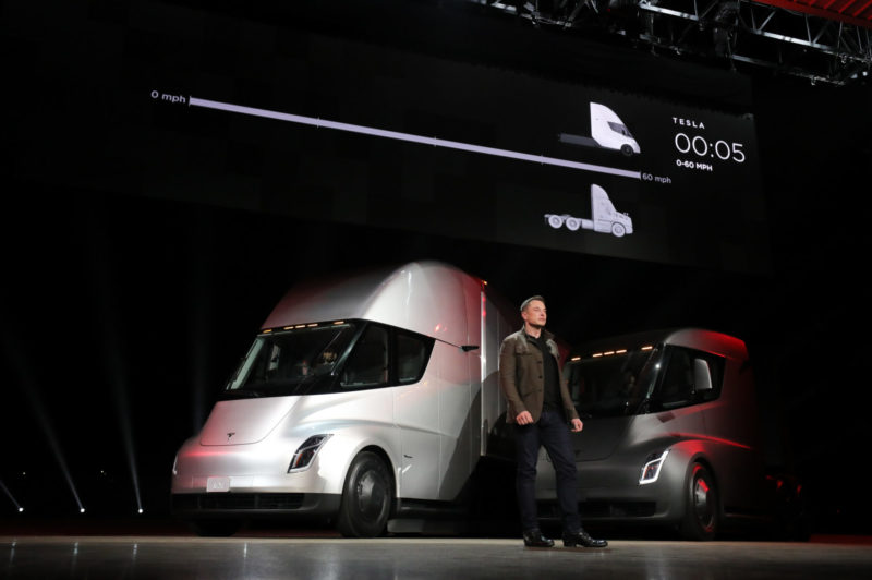 Tesla shifts Semi deliveries to 2021 article image