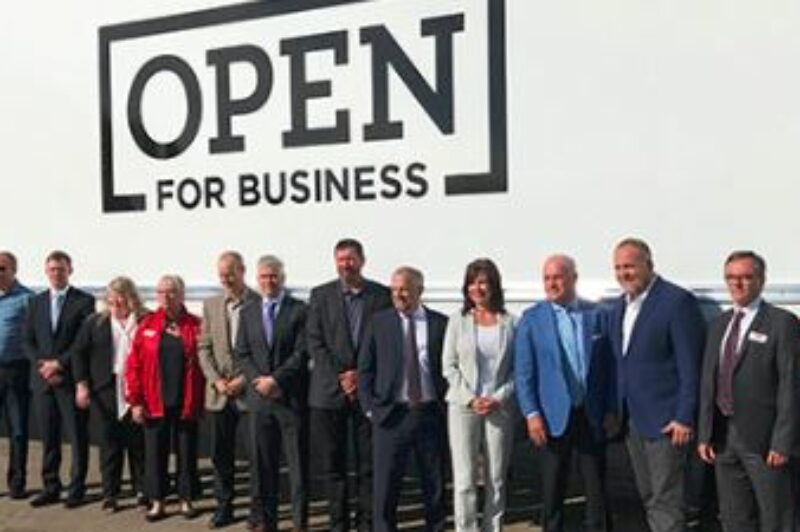 Driver shortage dominates minister's North Bay talks article image