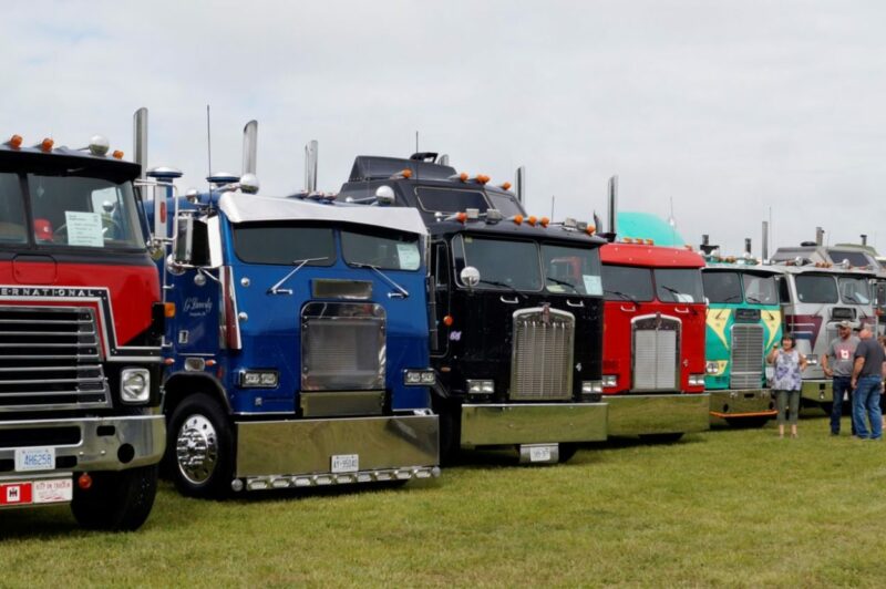 Hundreds of classic trucks descend on Clifford article image