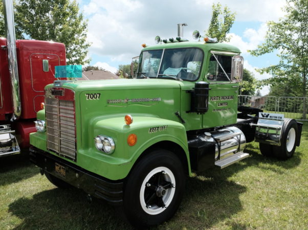 White-Western-Star-1970-DSCF6599 alternate text for this image