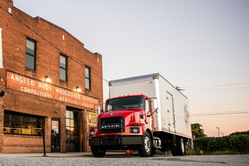 Updated: Mack unveils medium-duty lineup to be built in Virginia article image