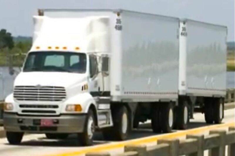 Con-way Manufacturing Receives Trailer Maker Award...Again article image