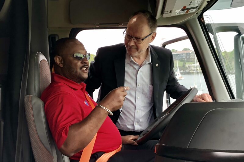 Volvo building share in hot truck market article image