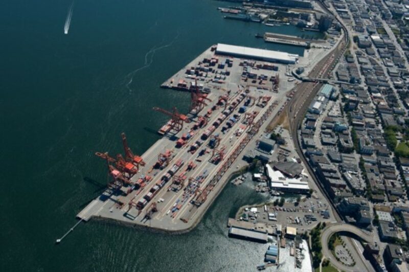 Port Metro Vancouver Truckers Return to Court Over Back Pay article image