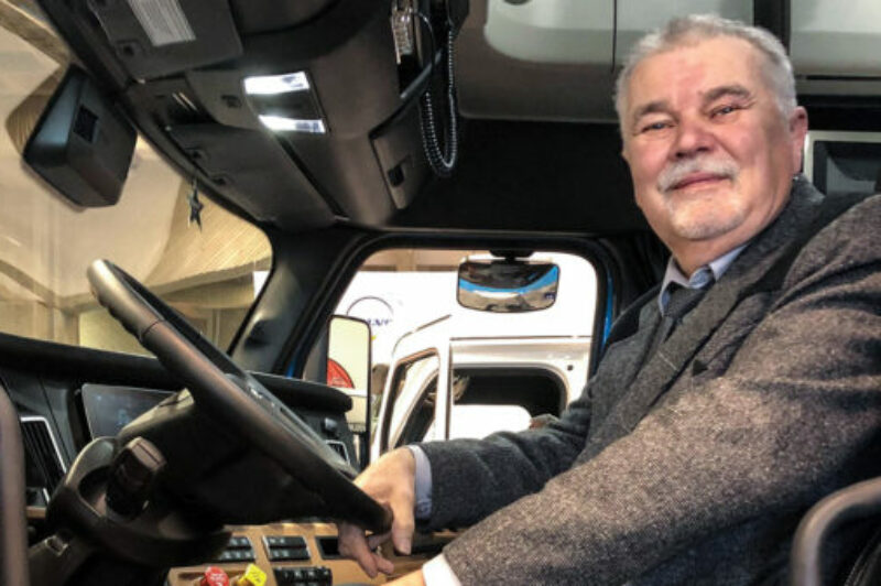 We're looking for Canada's top truck driver article image